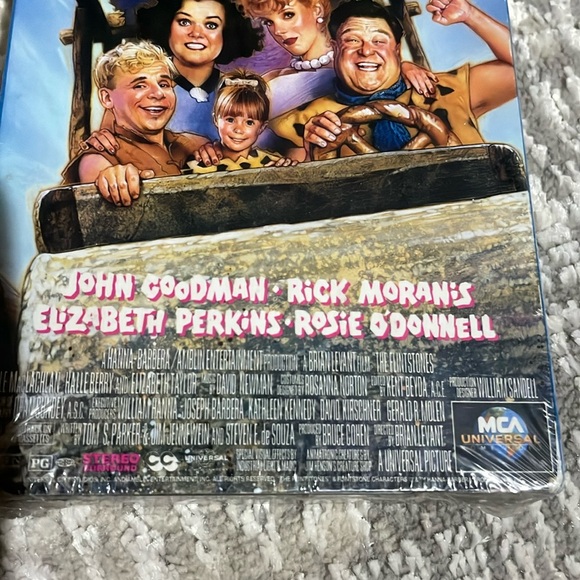 New in box MCA Universal “The Flintstones” VHS Hi Fi Stereo movie - Picture 2 of 6